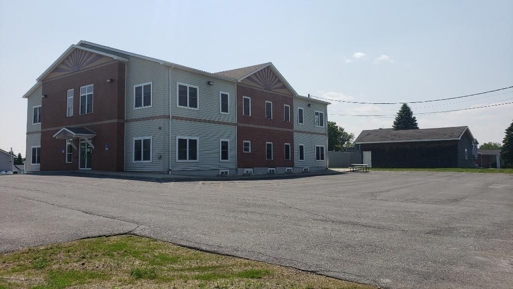 Parsanna Office Building: 180 Academy St, Presque Isle, ME 04769